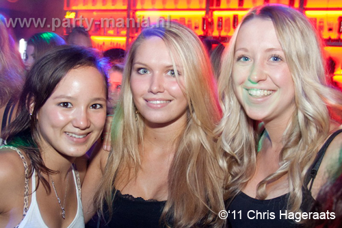 110820_008_dopenez_club_leparis_partymania_denhaag