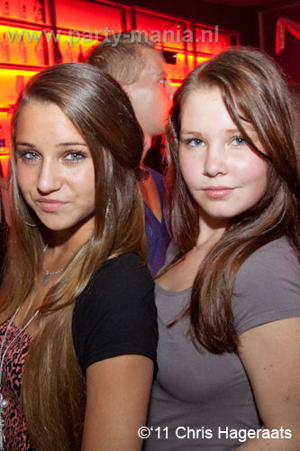 110820_043_dopenez_club_leparis_partymania_denhaag