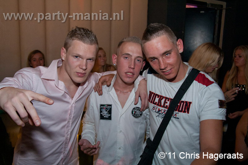 110820_052_dopenez_club_leparis_partymania_denhaag