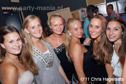 110820_053_dopenez_club_leparis_partymania_denhaag