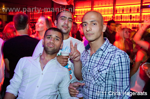 110820_060_dopenez_club_leparis_partymania_denhaag