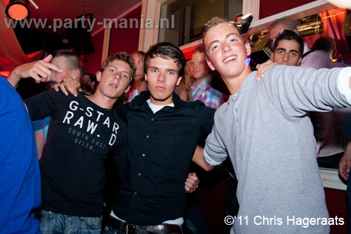 110820_061_dopenez_club_leparis_partymania_denhaag