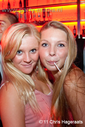 110820_065_dopenez_club_leparis_partymania_denhaag