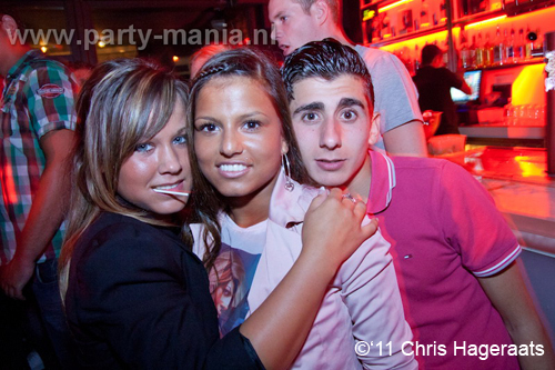 110820_067_dopenez_club_leparis_partymania_denhaag