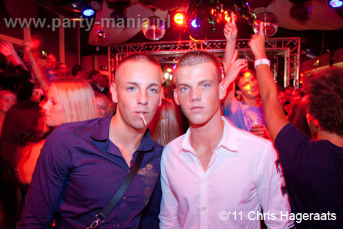 110820_069_dopenez_club_leparis_partymania_denhaag