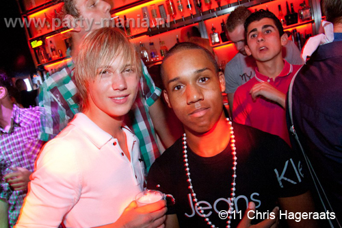 110820_072_dopenez_club_leparis_partymania_denhaag