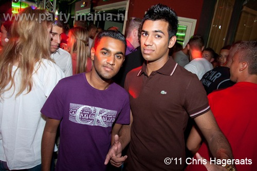 110820_073_dopenez_club_leparis_partymania_denhaag