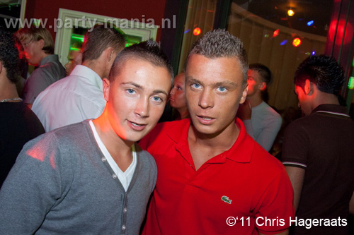 110820_075_dopenez_club_leparis_partymania_denhaag