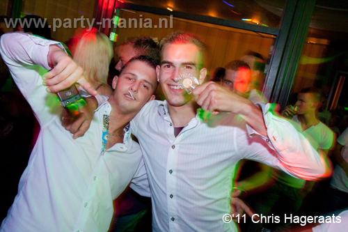 110820_078_dopenez_club_leparis_partymania_denhaag