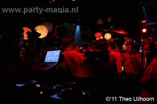 110821_032_whoosah_resident_nigh_partymania_denhaag