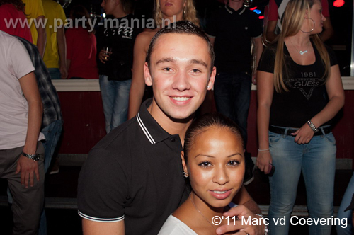 110826_003_maximaal_club_leparis_partymania_denhaag