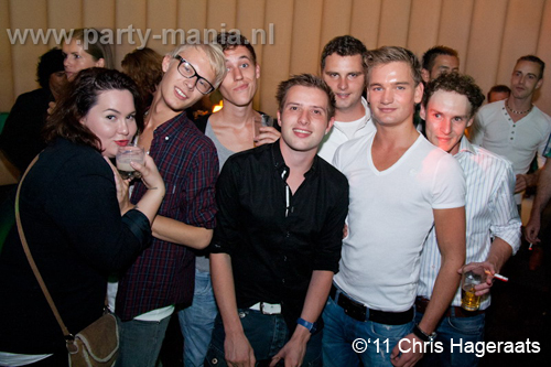 110827_021_manjefiek_club_leparis_partymania_denhaag