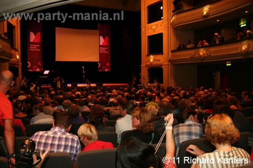 110903_009_museumnacht_partymania_denhaag