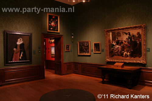 110903_025_museumnacht_partymania_denhaag