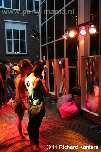 110903_042_museumnacht_partymania_denhaag