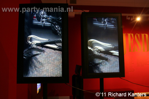 110903_050_museumnacht_partymania_denhaag