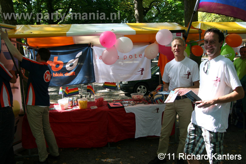 110903_020_the_hague_pride_partymania_denhaag