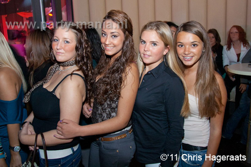 110917_001_keizer_club_leparis_partymania_denhaag