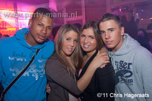 110917_036_keizer_club_leparis_partymania_denhaag