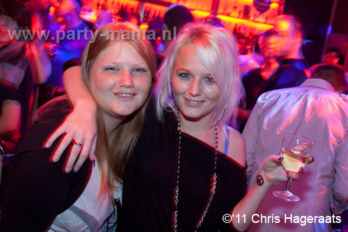 110924_003_manjefiek_club_leparis_partymania_denhaag 