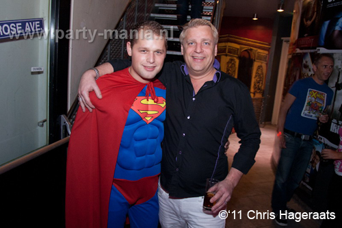 110924_024_manjefiek_club_leparis_partymania_denhaag 