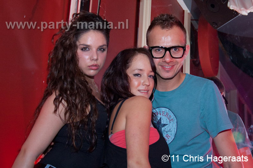 110924_027_manjefiek_club_leparis_partymania_denhaag 