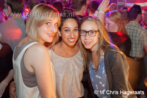 110924_042_manjefiek_club_leparis_partymania_denhaag 