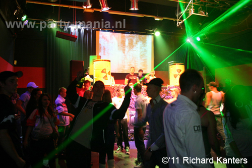 111008_000_beukgevaar_bazart_partymania_denhaag