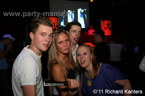 111008_004_beukgevaar_bazart_partymania_denhaag