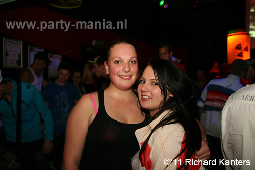 111008_010_beukgevaar_bazart_partymania_denhaag