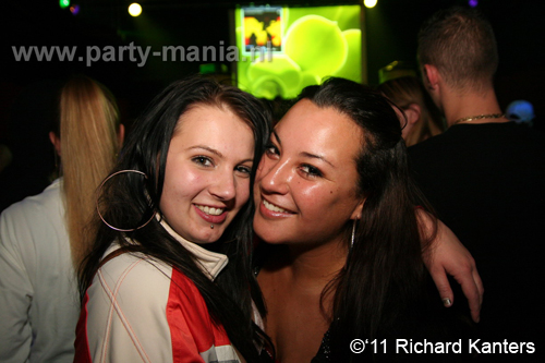 111008_011_beukgevaar_bazart_partymania_denhaag