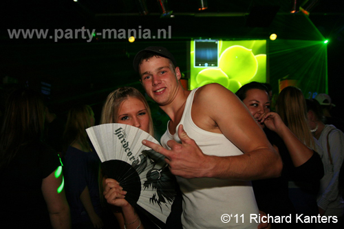 111008_013_beukgevaar_bazart_partymania_denhaag