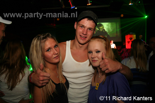 111008_014_beukgevaar_bazart_partymania_denhaag