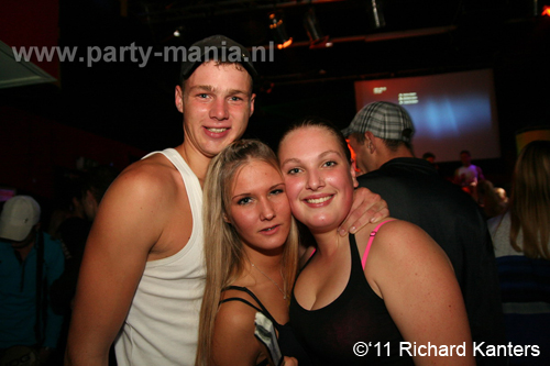 111008_015_beukgevaar_bazart_partymania_denhaag