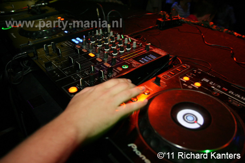 111008_019_beukgevaar_bazart_partymania_denhaag