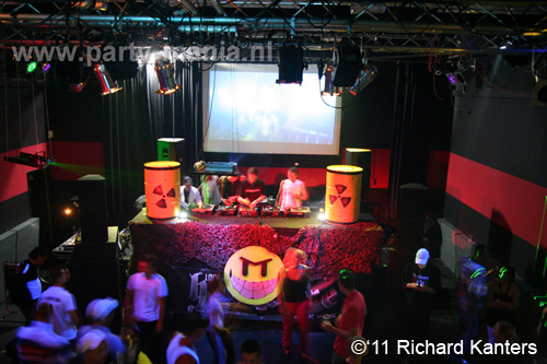 111008_024_beukgevaar_bazart_partymania_denhaag