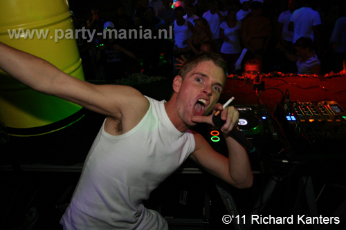 111008_034_beukgevaar_bazart_partymania_denhaag