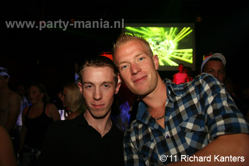 111008_059_beukgevaar_bazart_partymania_denhaag