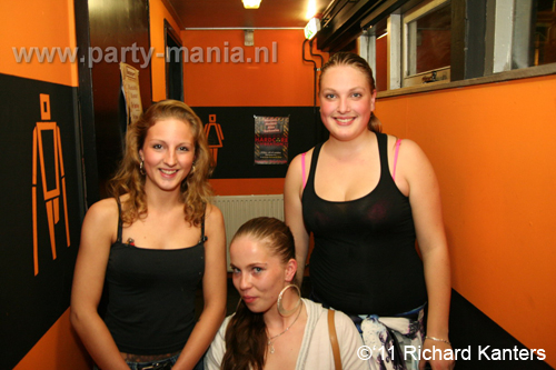 111008_072_beukgevaar_bazart_partymania_denhaag