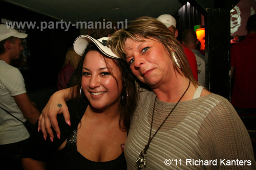 111008_100_beukgevaar_bazart_partymania_denhaag