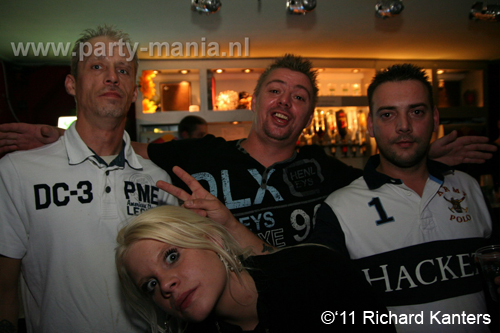 111008_112_beukgevaar_bazart_partymania_denhaag