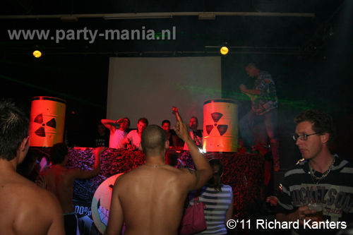 111008_115_beukgevaar_bazart_partymania_denhaag