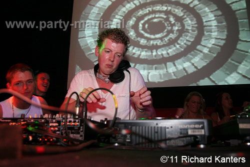 111008_118_beukgevaar_bazart_partymania_denhaag