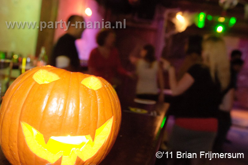 111021_009_hello_halloween_rootz_partymania_denhaag