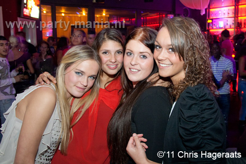 111022_023_paris_and_friends_partymania_denhaag