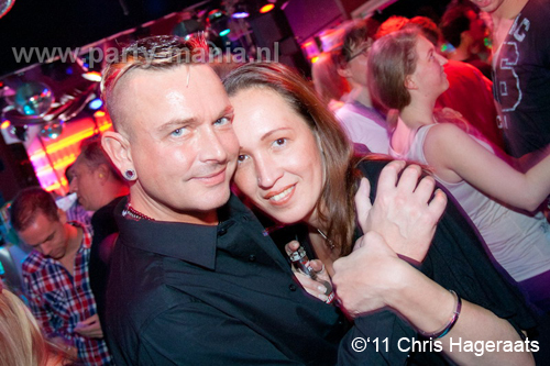 111126_007_manjefiek_club_leparis_partymania_denhaag