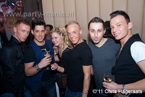 111126_028_manjefiek_club_leparis_partymania_denhaag