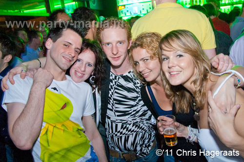 111126_065_manjefiek_club_leparis_partymania_denhaag