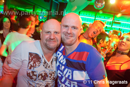 111126_067_manjefiek_club_leparis_partymania_denhaag