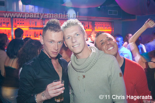 111126_091_manjefiek_club_leparis_partymania_denhaag